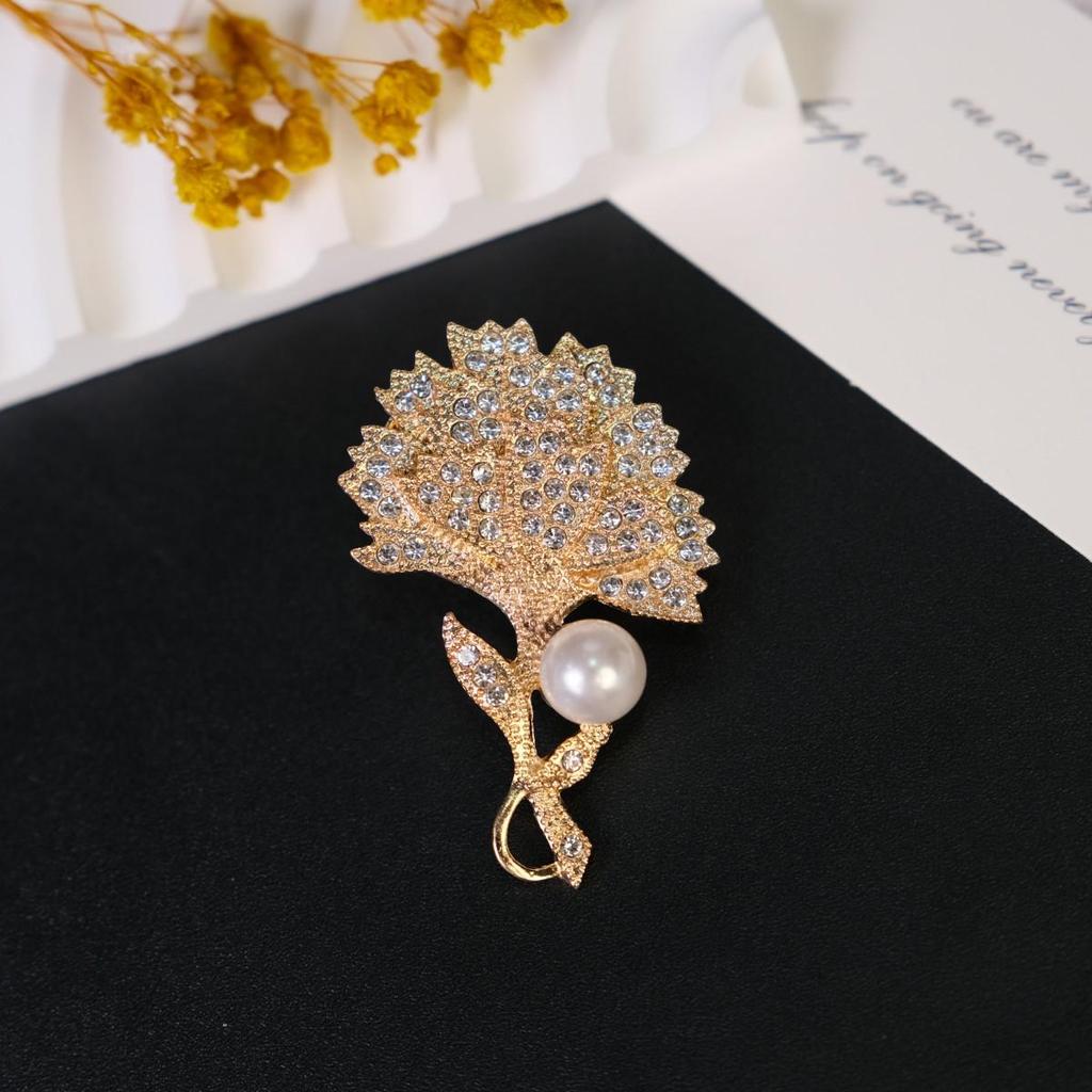 Elegant Women's Brooch: Versatile Bow & Insect Flower Design with Anti-Exposure Feature