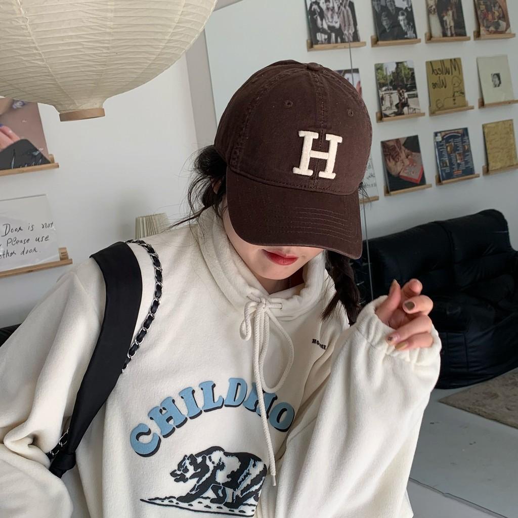 Classic Soft Design Top Baseball Cap For Men And Women Available In Multiple Colors