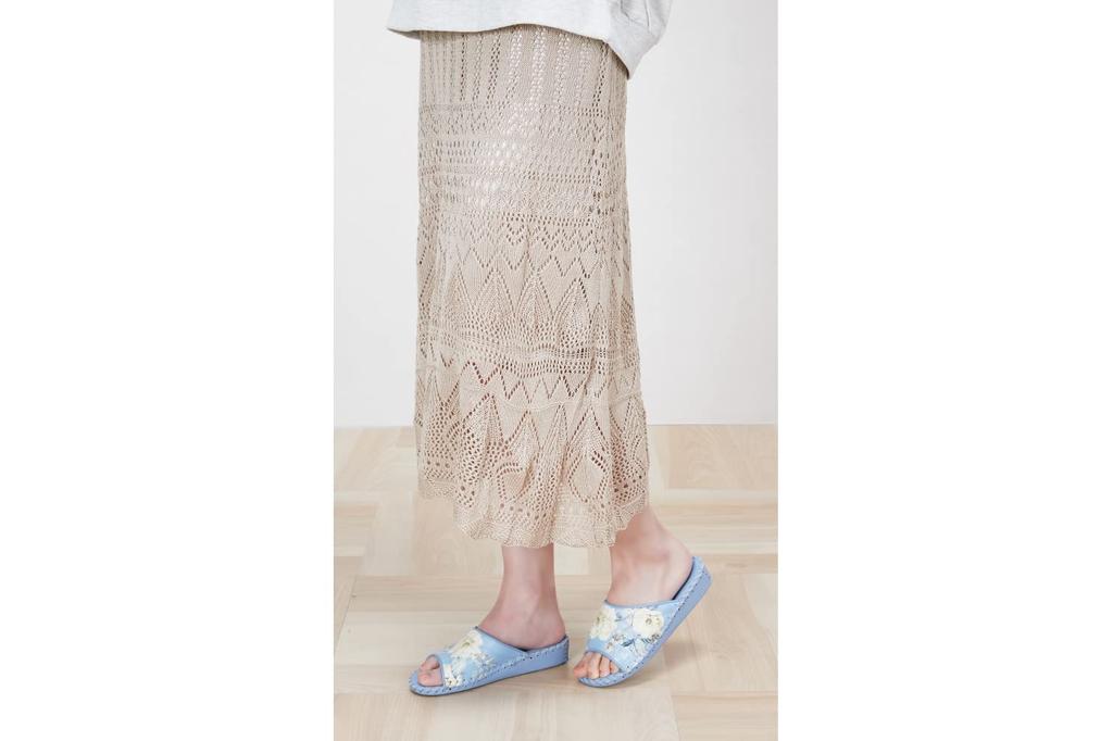 Pansy Indoor Slippers Women's Hand-Knitted Antibacterial Size M Ivory