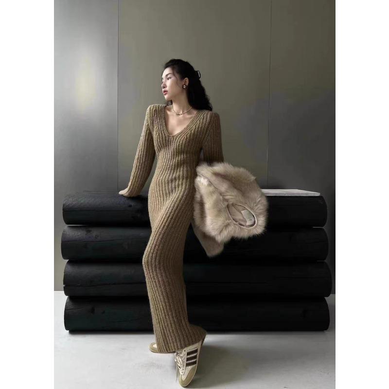 Retro High-end Long Dress Temperament Socialite Slim-fitting V-neck Knitted Sweater Skirt Women's Autumn and Winter Thin Dress