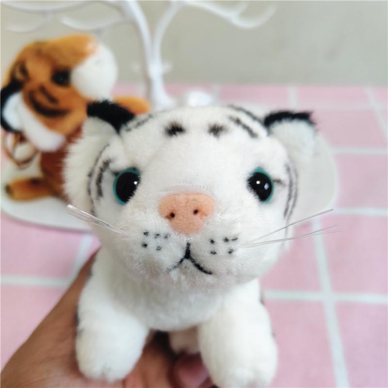 Simulation tiger keychain doll, cute tiger plush toy pendant, leopard doll girl doll gift