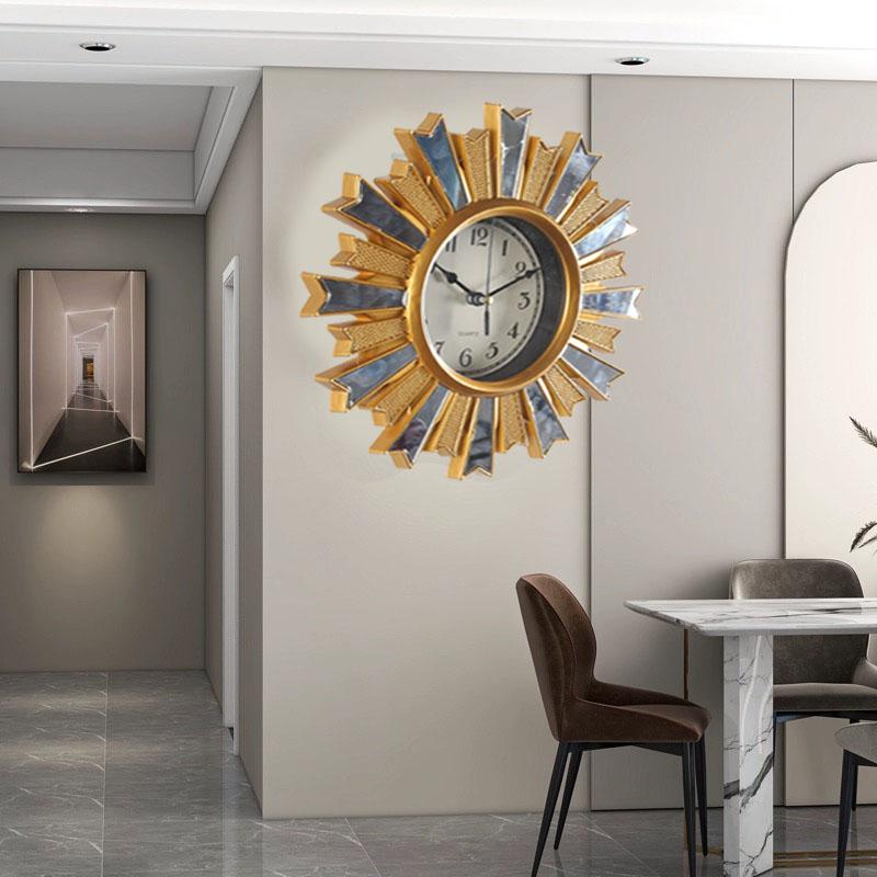 Creative Entrance Decoration Clock Wall Clock Living Room Home Creative Light Luxury Quiet Clock Hanging on The Wall Atmosphere