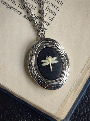 Dragonfly Pendant Necklace, Suitable For Both Men And Women, Is The Perfect Gift For Animal Lovers.