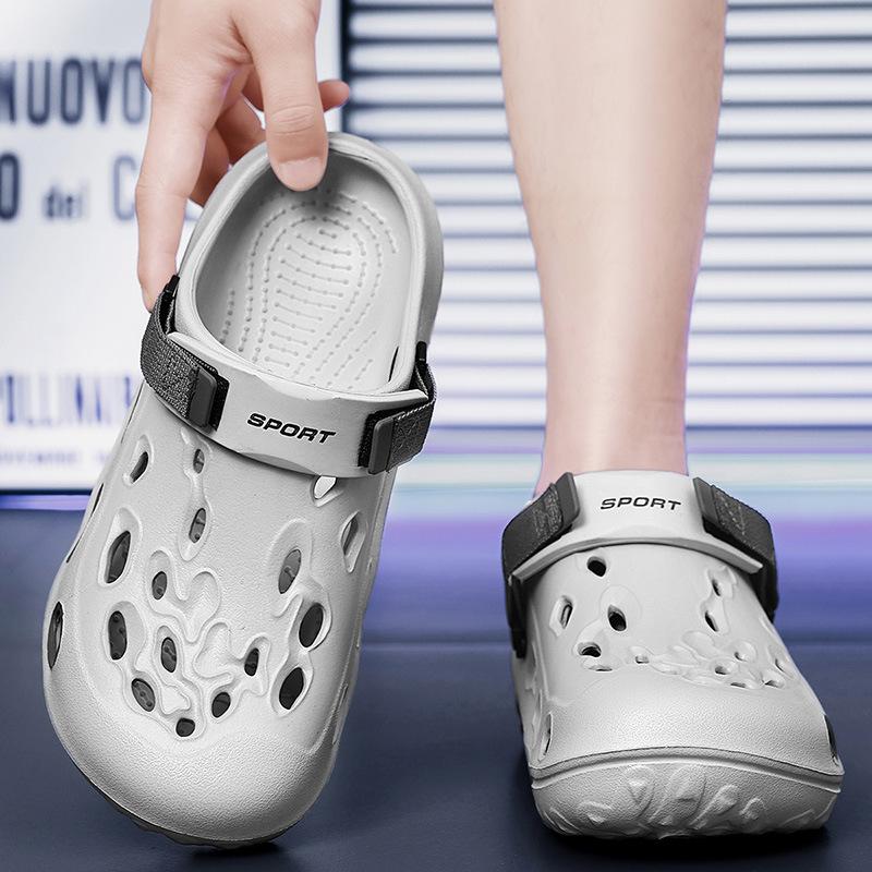 2025 Summer Bag Head Slippers Men Wear Beach Hole Shoes Large Size Simple Fashion Casual Cool Slippers