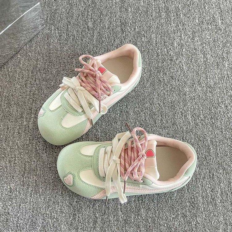 Cute ins wind moral training shoes women's 2025 new spring and summer breathable thin baseplate shoes retro casual little white shoes women
