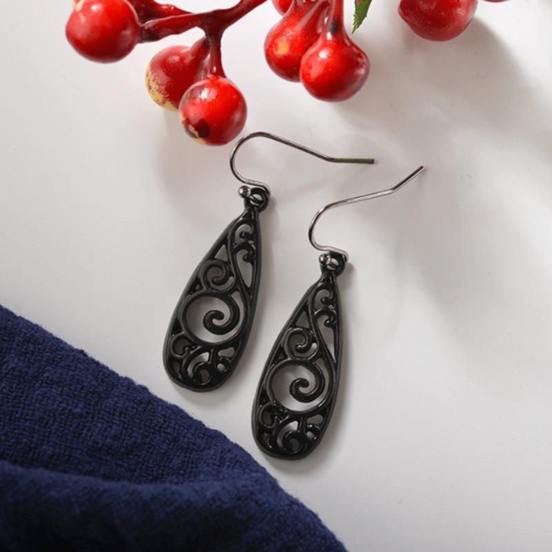 European and American Retro Carved Palace Earrings Ethnic Style Hollow Pattern Earrings