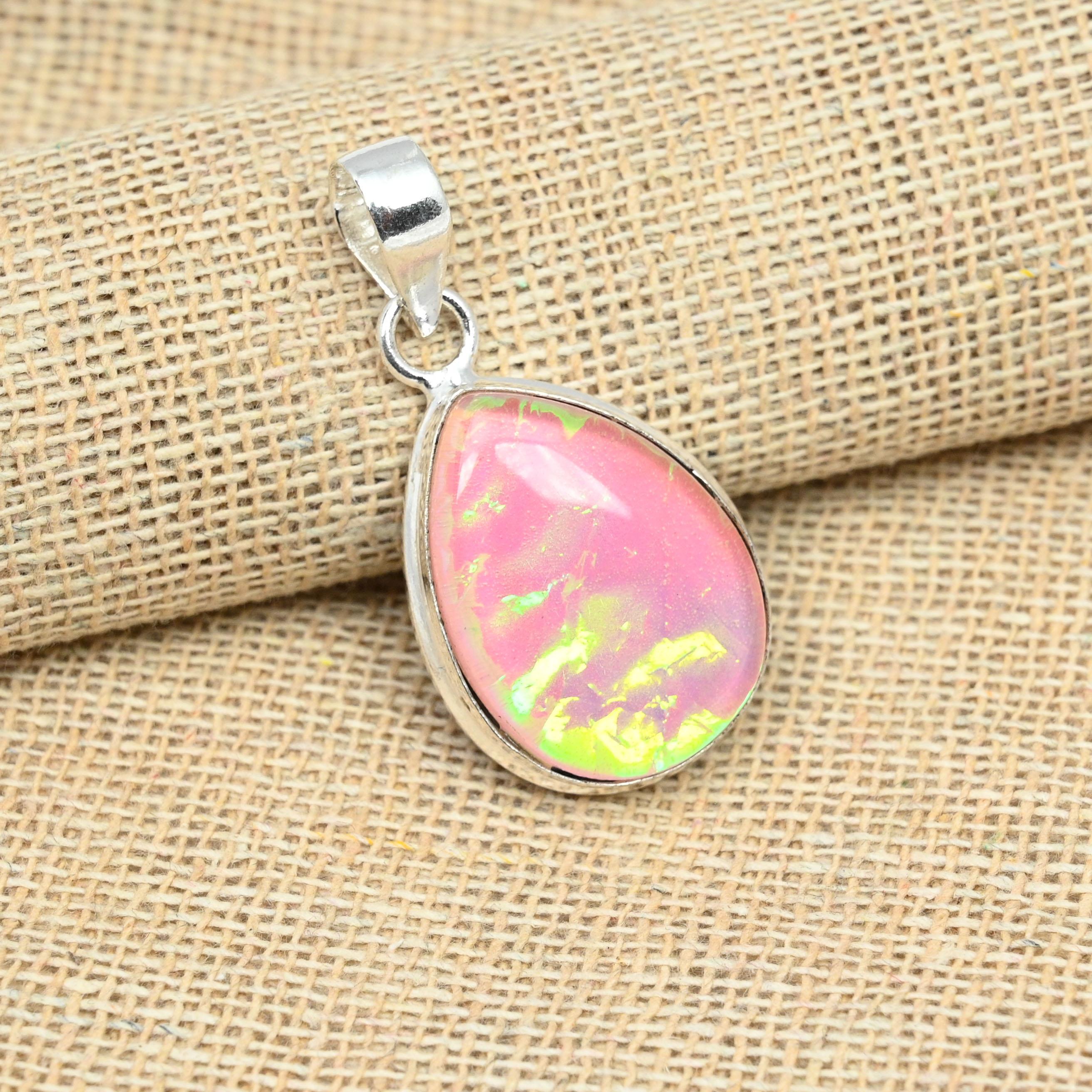 

Розовый австралийский тройной опаловый драгоценный камень Твердый стерлинговый серебристый стерлинговый серебристый 925 Ювелирные изделия ручной работы 1.57 Inches розовый