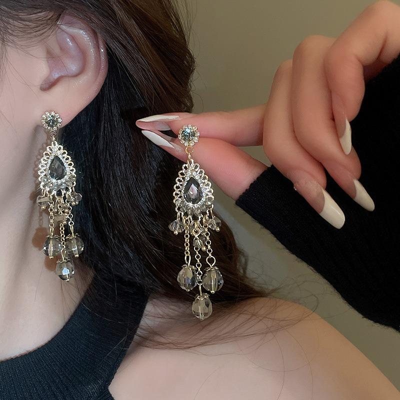 European and American Exaggerated Heavy-duty Crystal Tassel Earrings for Women, Elegant and Sophisticated Earrings, Trendy New Bestsellers