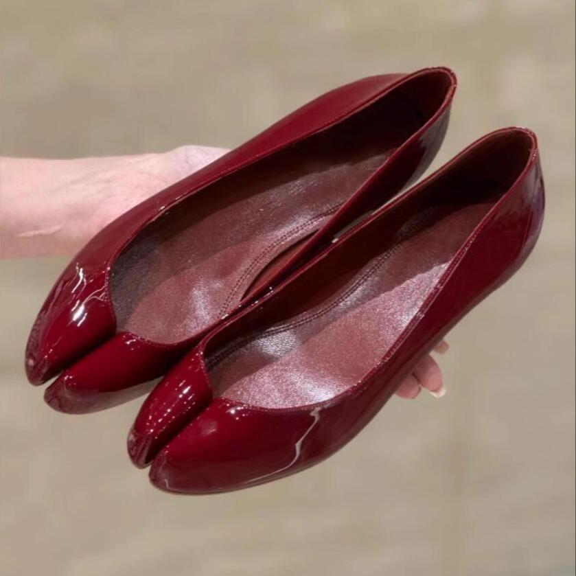 Cowhide version~ Genuine leather red flat-bottomed split-toed shoes women's new pig's trotters, horseshoes, one-pedal ballet light mouth single shoes