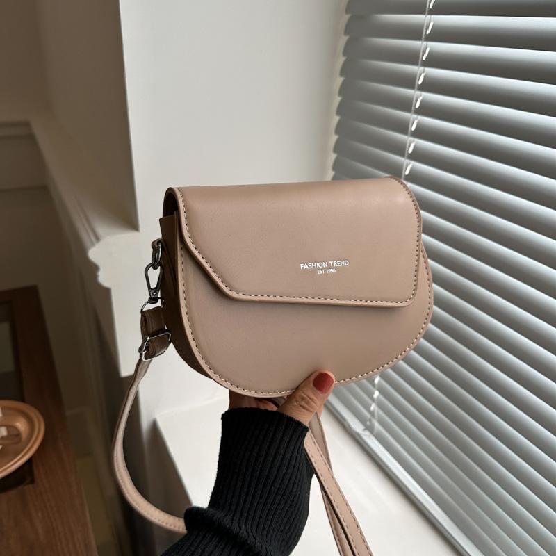 Simple Texture Solid Color Semi-round 2025 New Trend Foreign Texture Casual Shoulder Crossbody Saddle Bag Women