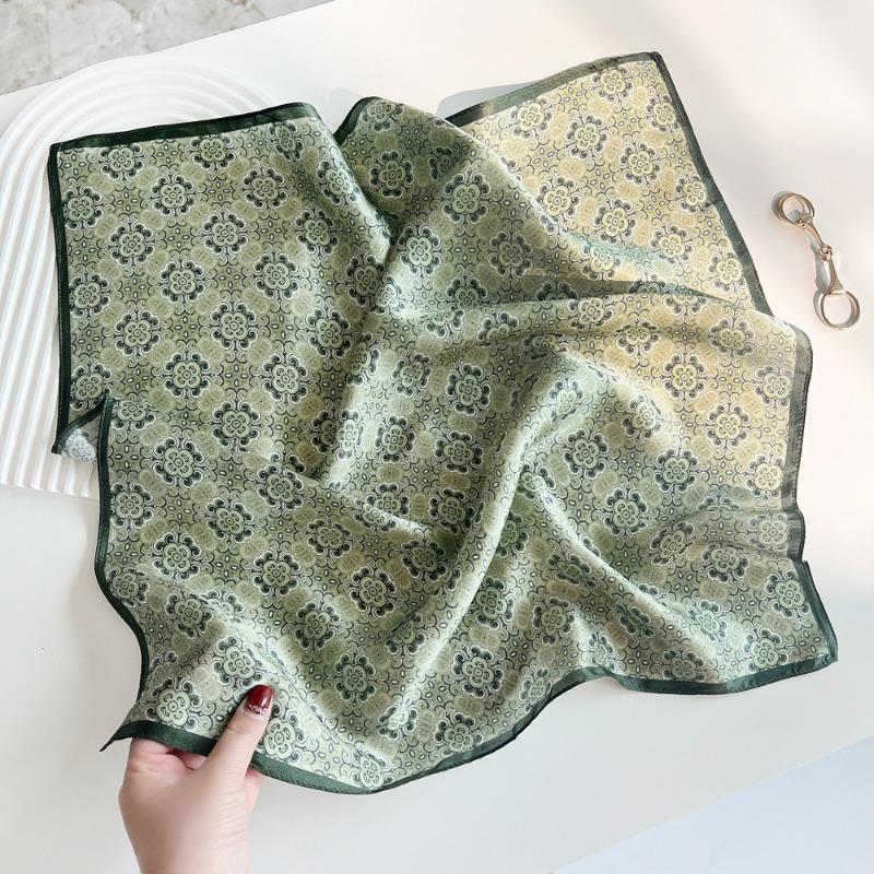 Spring new magnolia floral silk small square scarf women's high-end mulberry silk silk scarf scarf elegant silk scarf gift