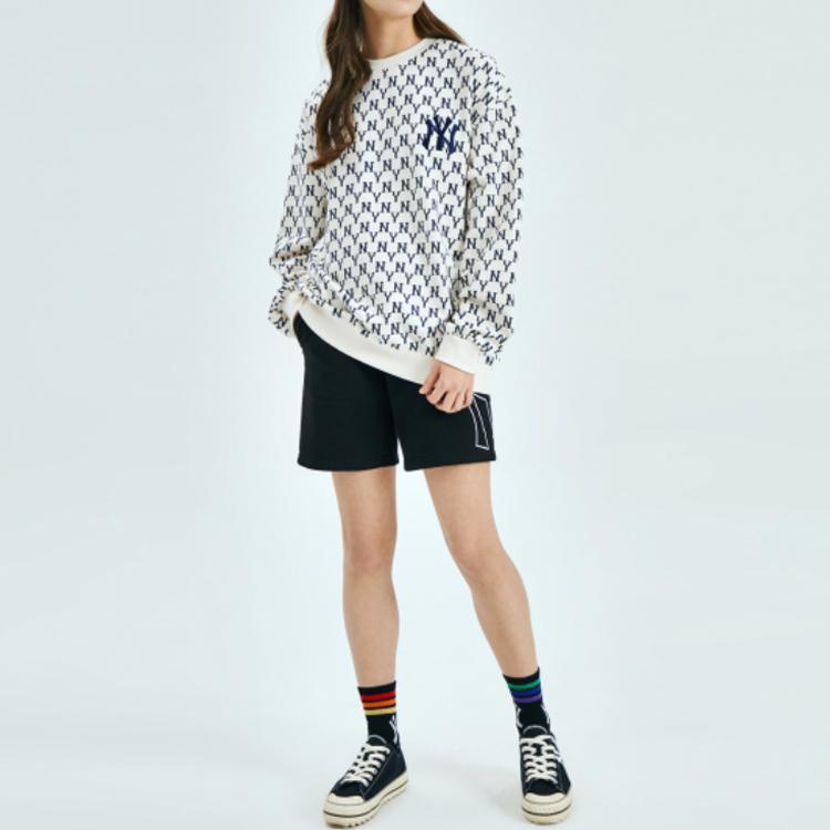 MLB New York Yankees Vintage Logo All Over Print Long Sleeve Sweatshirt Unisex sweatshirt White 31MTM2011-50I