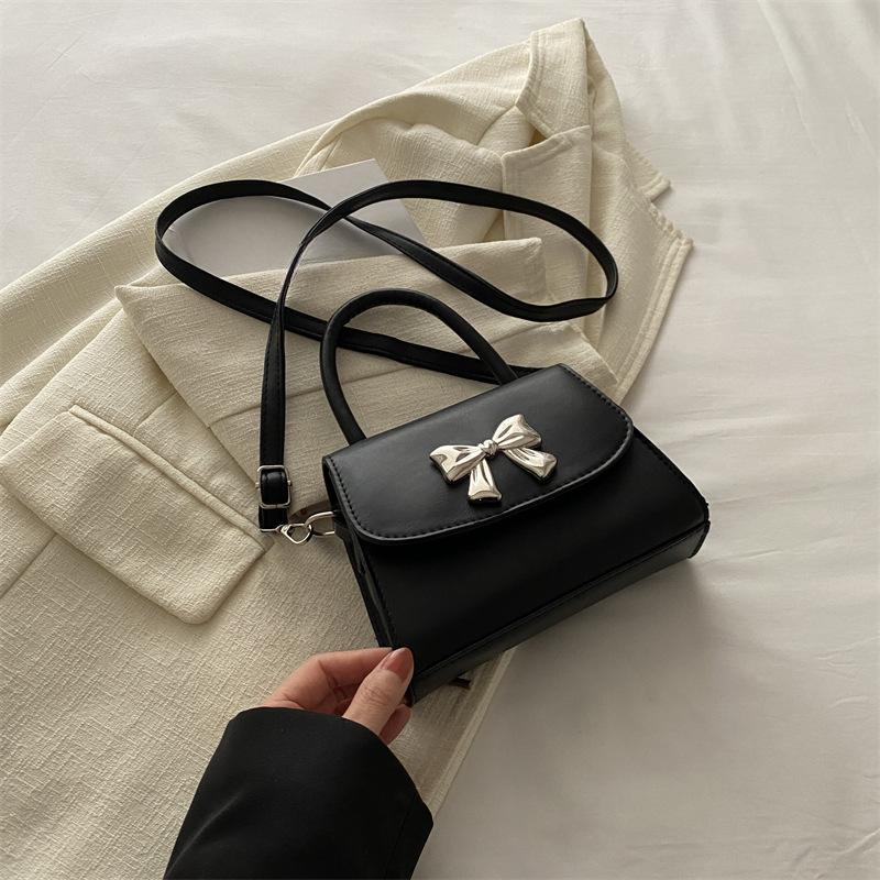 Fashionable Handbags for Women In Spring Fashion Retro Beautiful Shoulder Bag Bow Decorative Small Square Bag