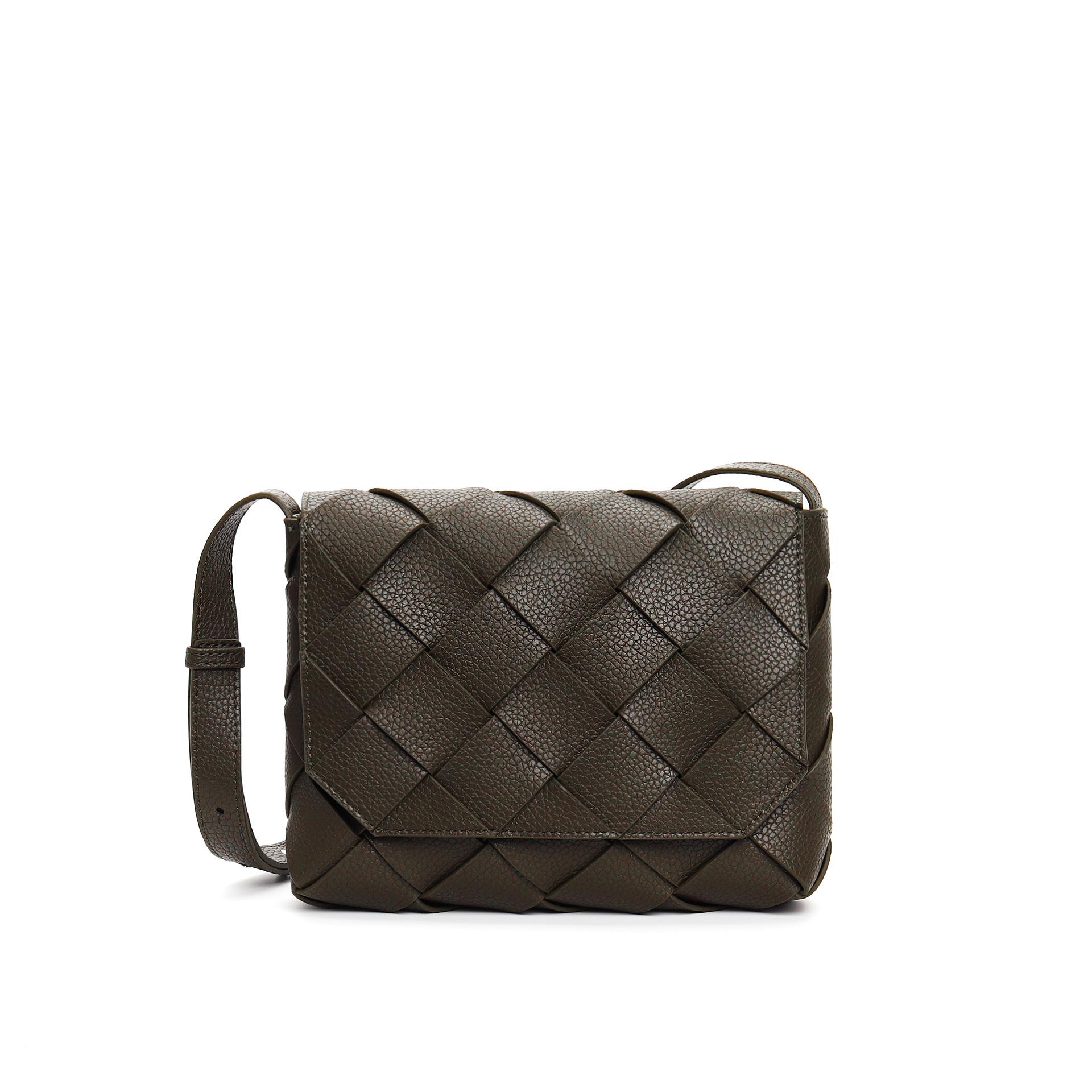 

Сумка через плечо из телячьей кожи Lychee Grain 2024 года — модная универсальная сумка в европейском и американском стиле 22.5cm*16.5cm*5.5cm