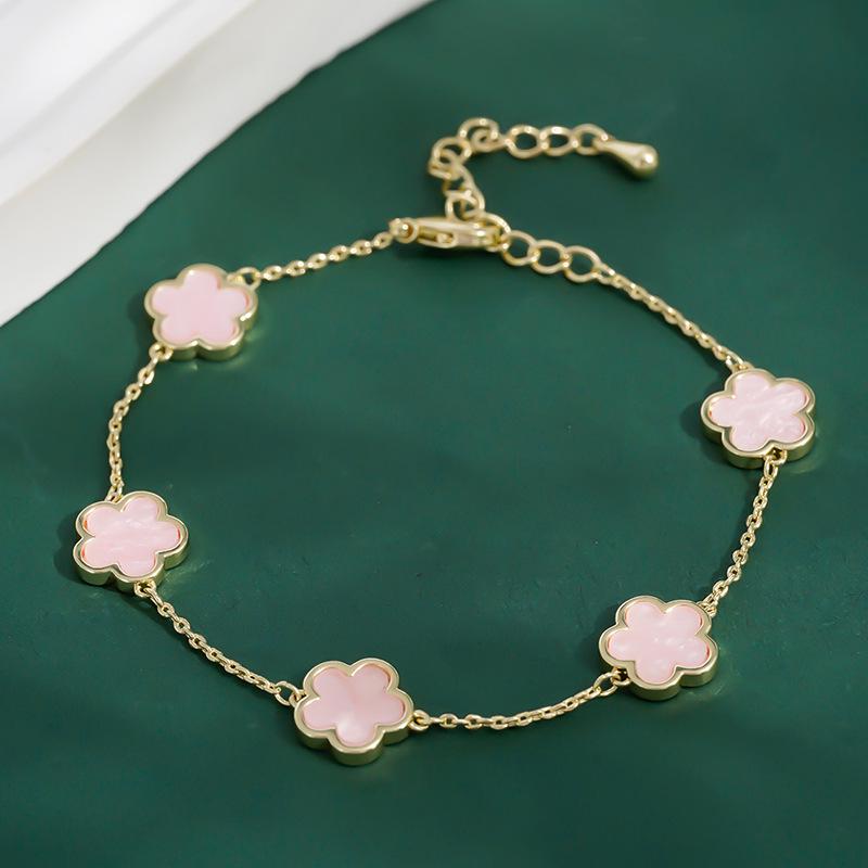 Elegant Five-Leaf Clover Bracelet: Versatile European & American Fashion for Women