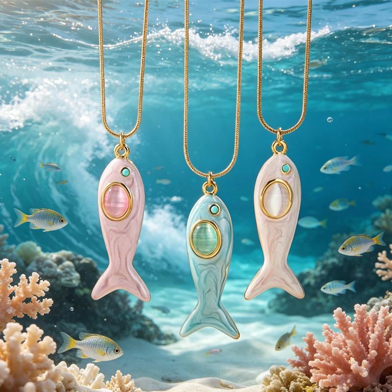 Summer Gemstone Fish-Shaped Pendant Necklace – Simple & Versatile Clavicle Chain