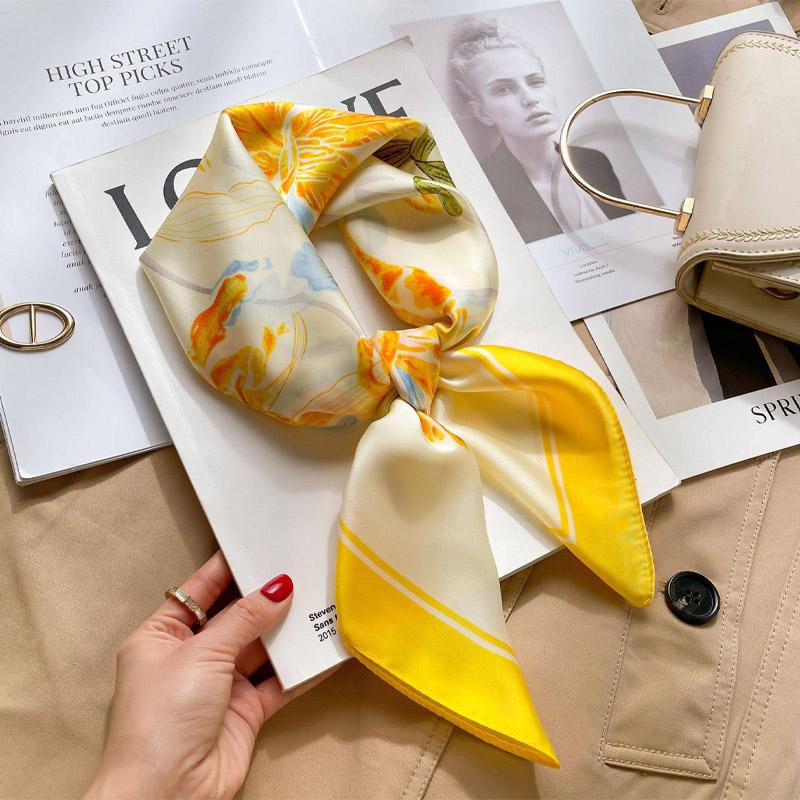 Luxus Design Druck Seide Quadratisches Tuch Für Frau Weiches Satin Haarband Nackenbinde Kopf Hijab Stirnband Foulard Taschenbänder Geschenk Büro