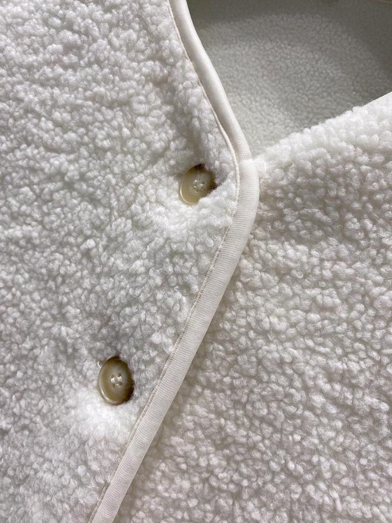 Japanese Designer Women's Imitation Lambswool Fleece Cardigan - Trendy Round Neck Warm Outerwear.