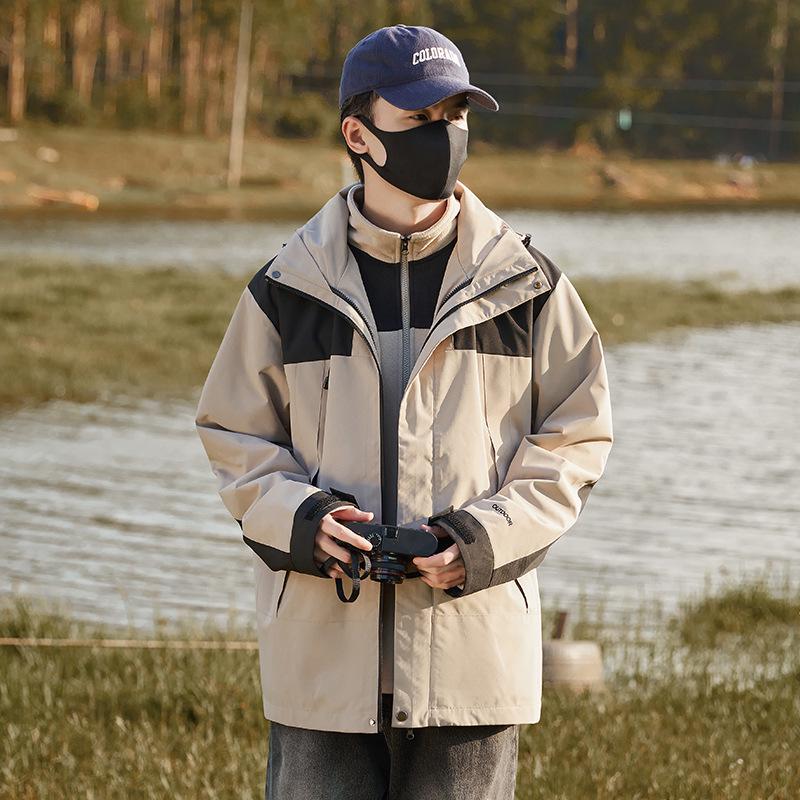 Men s Three-in-One Windproof Waterproof Outdoor Jacket Set for Autumn/Winter XS