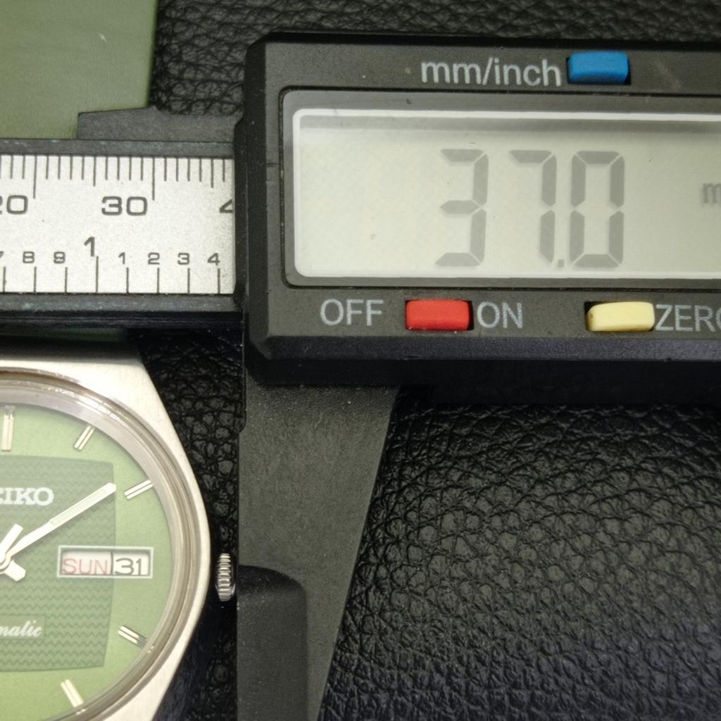 Seiko AUTOMATIC 6309A VINTAGE JAPAN MENS GREEN COLOR DIAL WATCH A701429-5 R206b-a701429