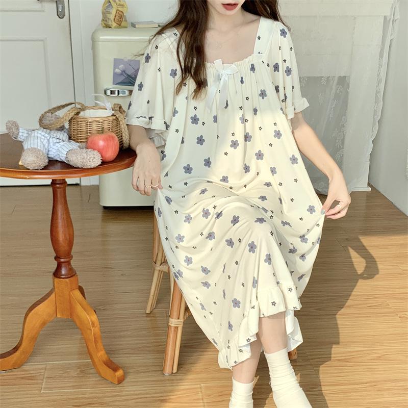 Women's Plus Size Ice Silk Nightdress - Summer Over-the-Knee, High-End, Loose Fit, Thin Section for Sizes Up To 300 Jin