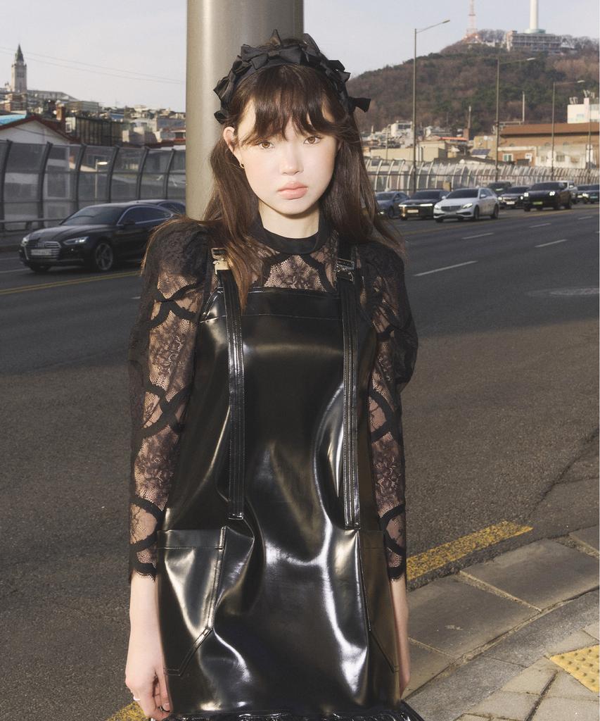Eipeuleonwei Enamel Frill Apron Black