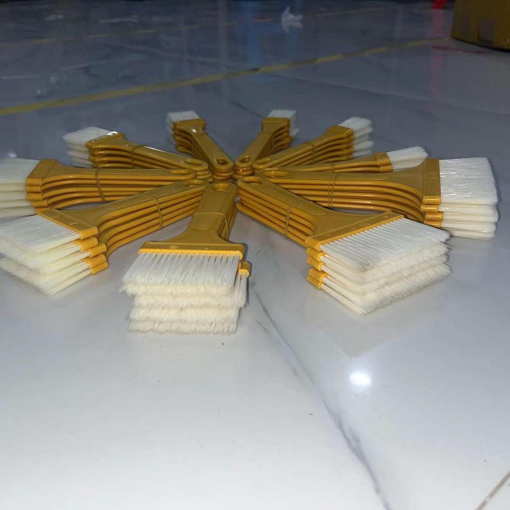 "Durable High-Temperature Resistant Plastic Brush for Cleaning, Painting, and Barbecuing"