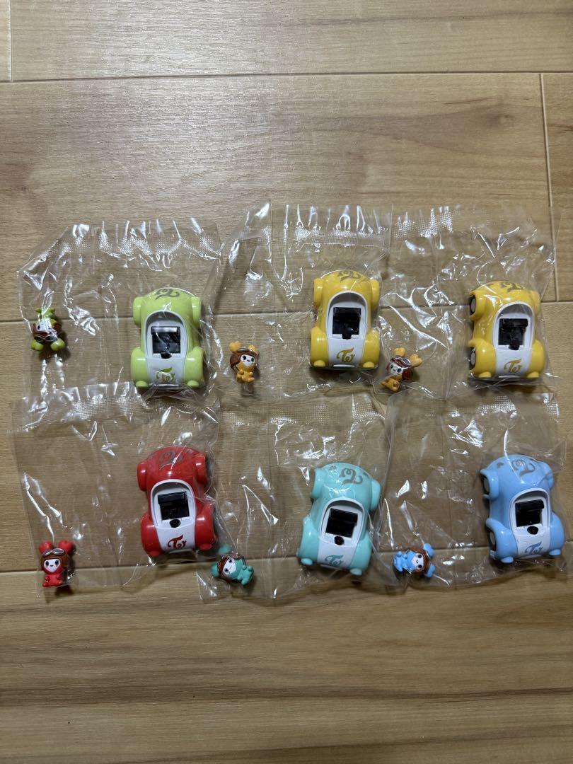 

[USED] Limited-time offer TWICE LOVELYS pull-back car collection