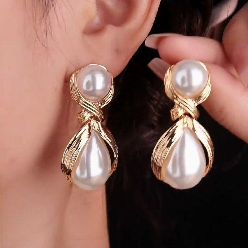 

Fancy Drop-Shaped Large Pearl Earrings Accessible Luxury Exaggerated Fashion Evening Dress Graceful Long Earrings Beauty s Earrings Gold