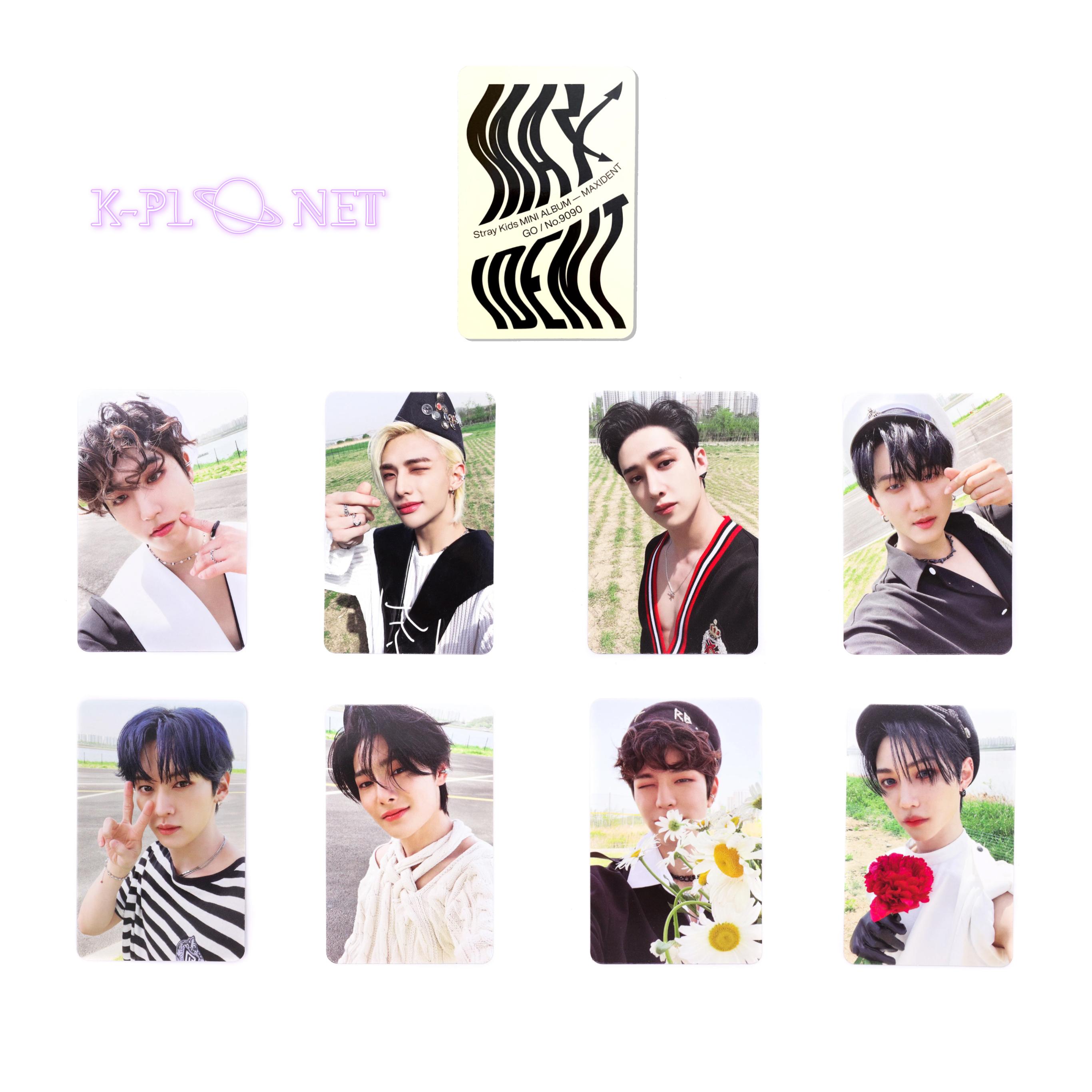 

Официальный альбом Stray Kids Maxident, фотокарточки (белый)