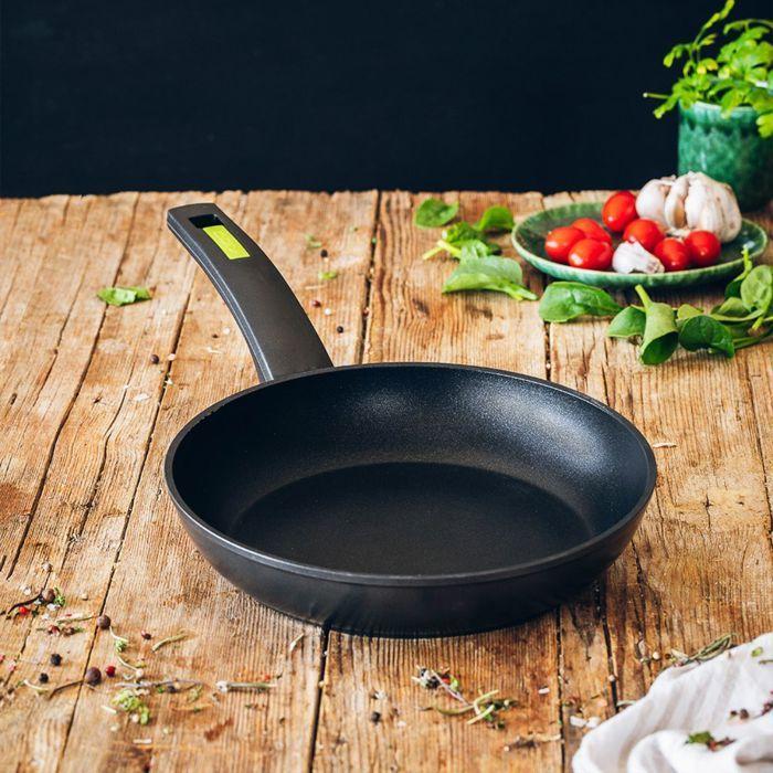 Monix PÁNEV GREEN M481218-18 cm, TLOUŠŤKA 4 mm, KOVANÝ HLINÍK S ANTIADHEZIVNÍ POVRCHOVOU ÚPRAVOU, VŠECHNY TYPY VARU + INDUKCE