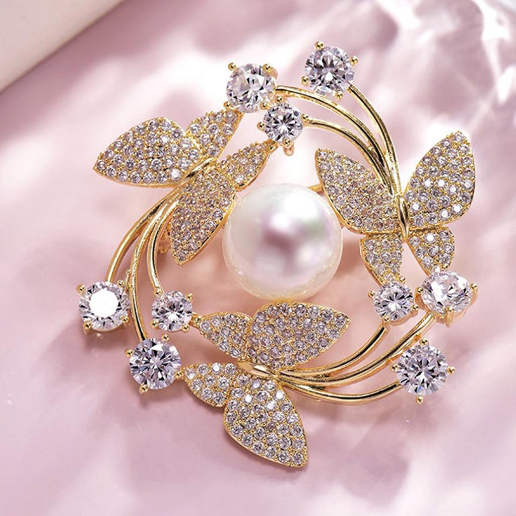 Elegante Schmetterling Blumenbrosche mit Perlenakzenten Legierungsschmuck Sichere Nadel für Damen Party Hochzeitsaccessoires