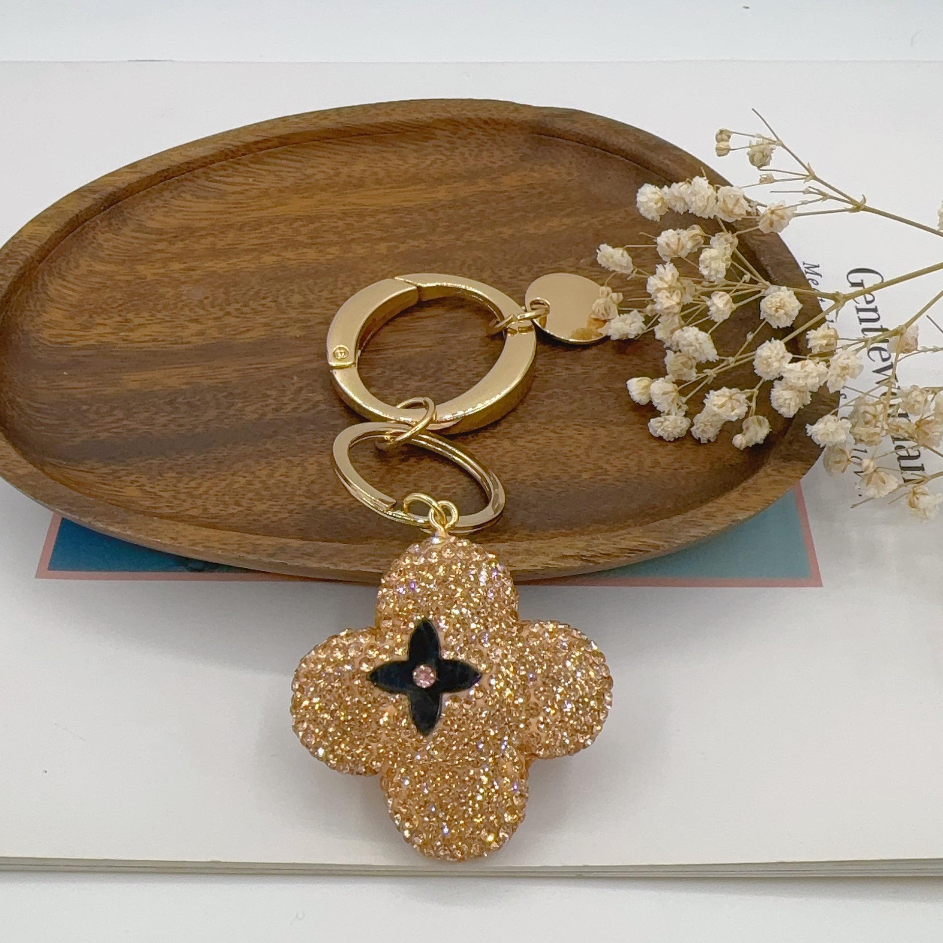 Luxury Four-Leaf Clover Rhinestone Keychain - Stylish Bag Pendant for Women