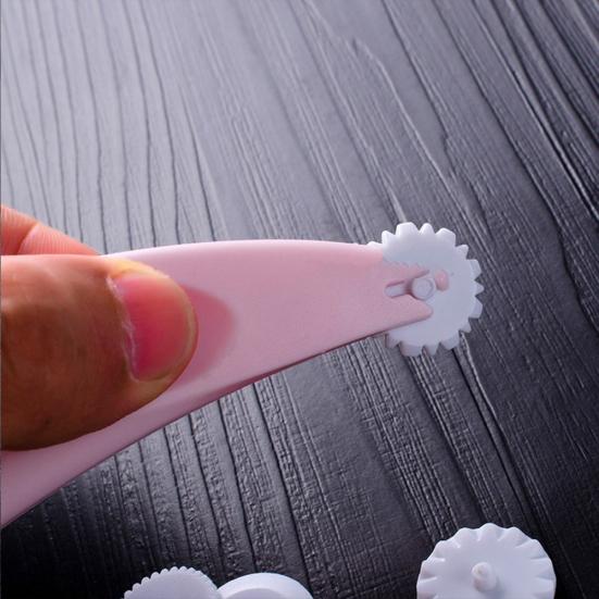 Fondant Cake Embosser 4-Wheel Sugar Craft Paste Cutter Icing Stitching DIY Tool