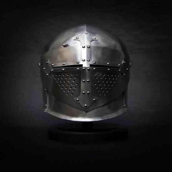 14th Century Sugarloaf Helmet: Crusader Knight Visor   Combat Ready
