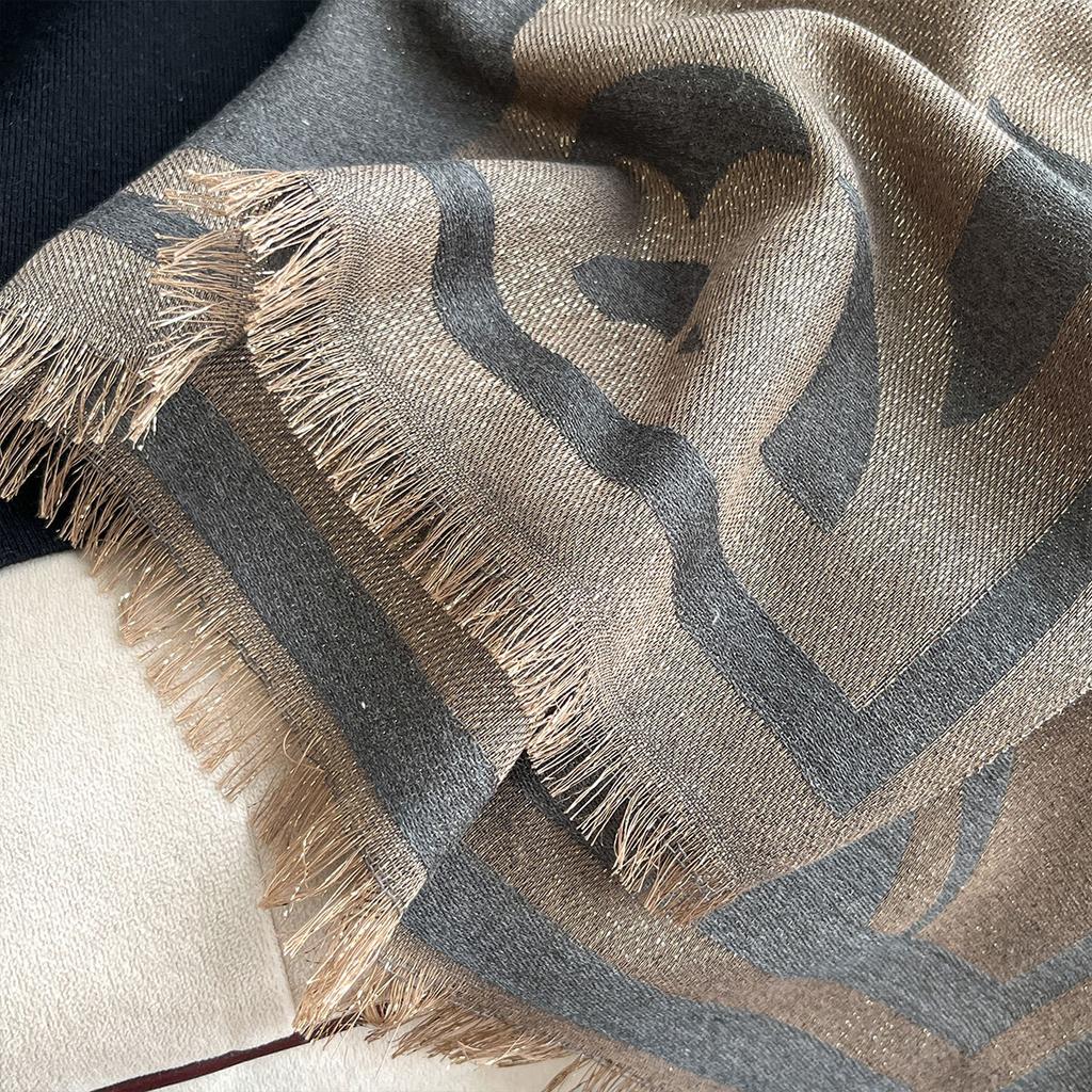 Sciarpa Sottile in Seta Nuova Sciarpa Fronte-Retro con Filo Oro Imitazione Cashmere Sciarpa Calda Scialle Camelia Sciarpa da Viaggio