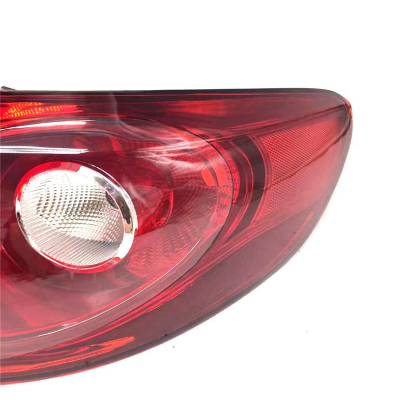 08-12 Volkswagen CC Rear Brake and Turn Signal Taillight Assembly
