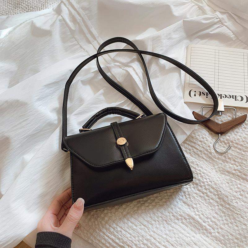 2025 New Stylish and Simple Handbag, High-end Retro Versatile Shoulder Messenger Bag, Textured Commuter Small Square Bag