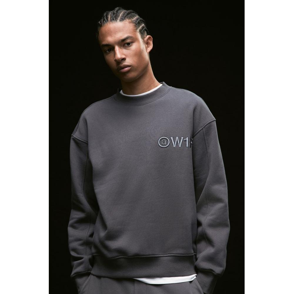 

HM вышитые свитераHirt Grey S