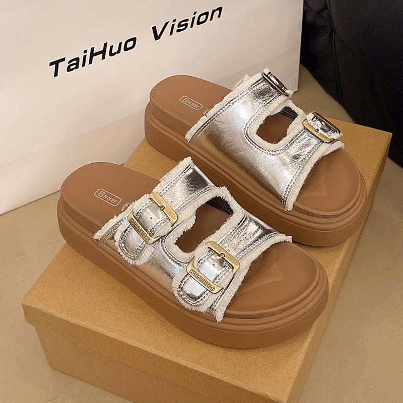 Thick-soled slippers for women's summer wear new high-end beach casual one-word cool slippers with skirt tide