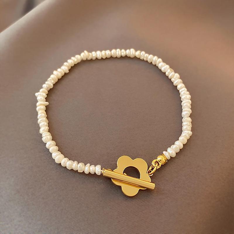 South Korea Dongdaemun Necklace Female, Retro Simple Temperament Fashion Freshwater Pearl Metal Flower Neck Chain Collarbone Chain