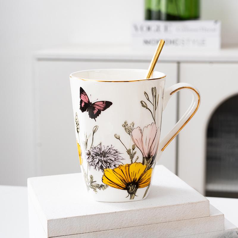 Elegant Bone China Mug Gift Set: Large Capacity Cup and Saucer for Housewarming or Best Friend Gift