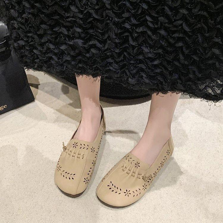 Soft sole soft surface hollow new spring and summer new foot breathable shoes comfortable non-slip single shoes