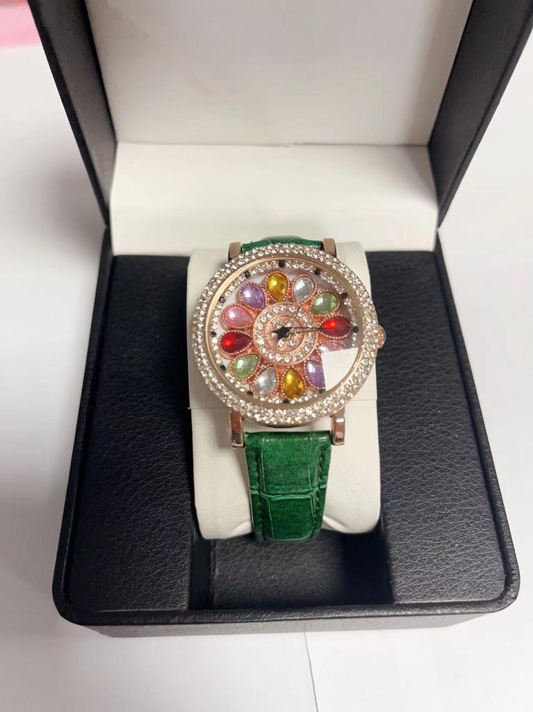 Reloj Giratorio Versátil Tendencia Femenina Personalidad Esfera Grande Moda Gitana Pedrería Reloj de Mujer Correa de Acero Reloj