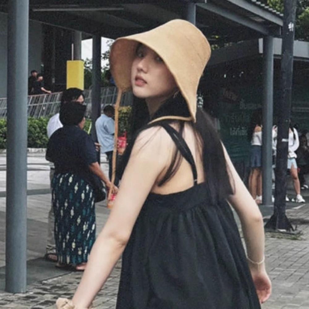 Big Wide Brim Linen Straw Bonnets Lace Up Closure Adjustable Straps Wide Brim Sun Hat Geometric Pattern Bow Accent
