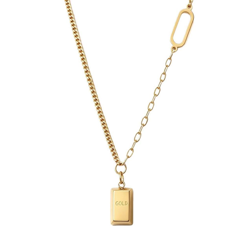 Titanium Steel Luxury Small Square Pendant Necklace for Women - Versatile, Stylish, Non-Fading Jewelry