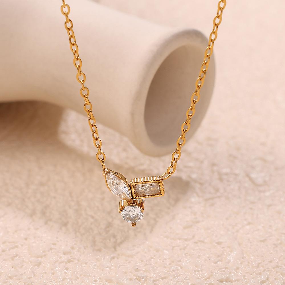 Hot-selling stainless steel necklace plated with 18K gold versatile inlaid zircon necklace jewelry for women
