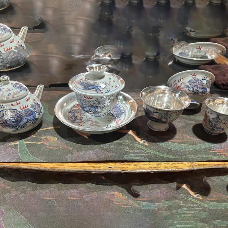 

Zheng Wenqiang Su s Ceramic Gilt Silver Lion Gongfu Teacup