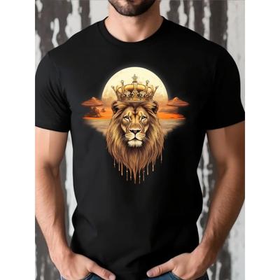 Europäische Größen Herren T-Shirt Majestätischer Löwe mit UFO im Sonnenuntergangshintergrund | Fantasy Wild Design | Prächtiges Tier Statement Top