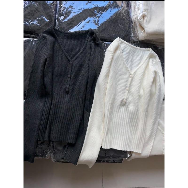 

Spice girl collar design button knitted sweater women s autumn and winter slim pit strip inner top soft waxy backing sweater L абрикосовий